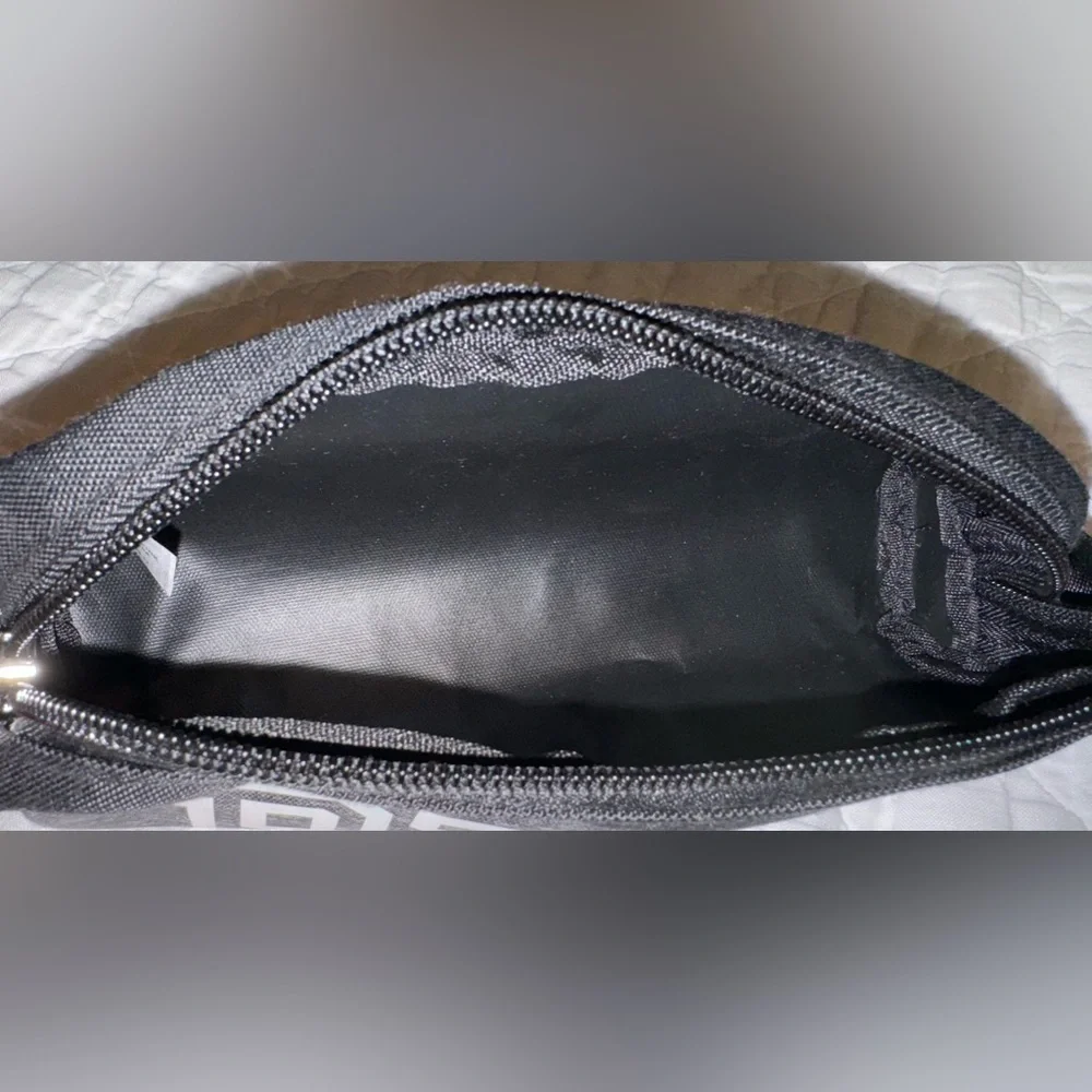 🩷NWOT VS PINK COSMETIC POUCH🩷 - Picture 7 of 8